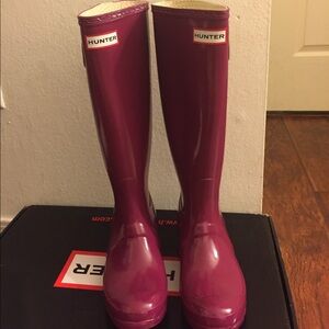 Hunter Rain Boots Tall Gloss Violet sz 6/EU37 New